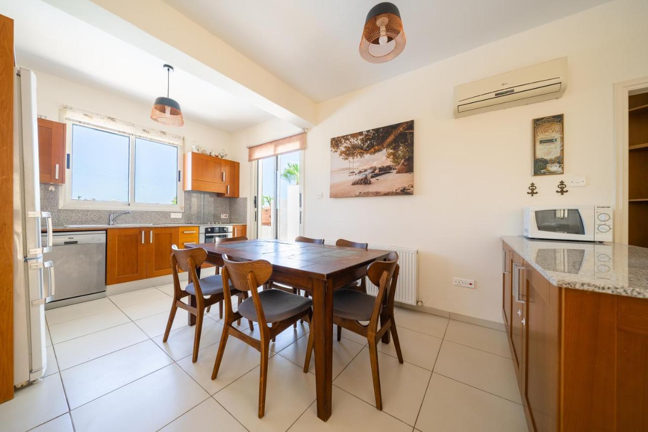 Atlantica 4 Bedroom Villa Near The Beach Protaras Esterno foto