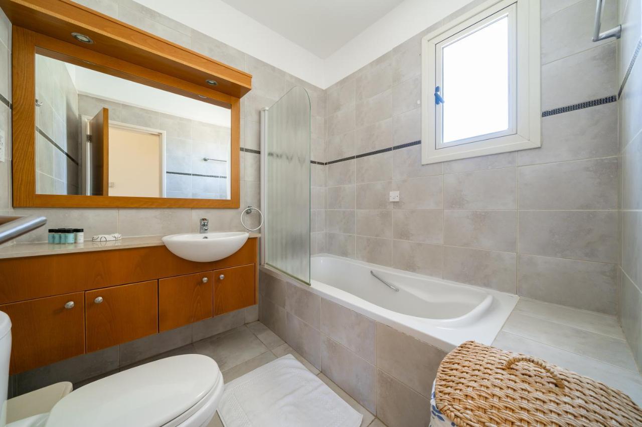 Atlantica 4 Bedroom Villa Near The Beach Protaras Esterno foto