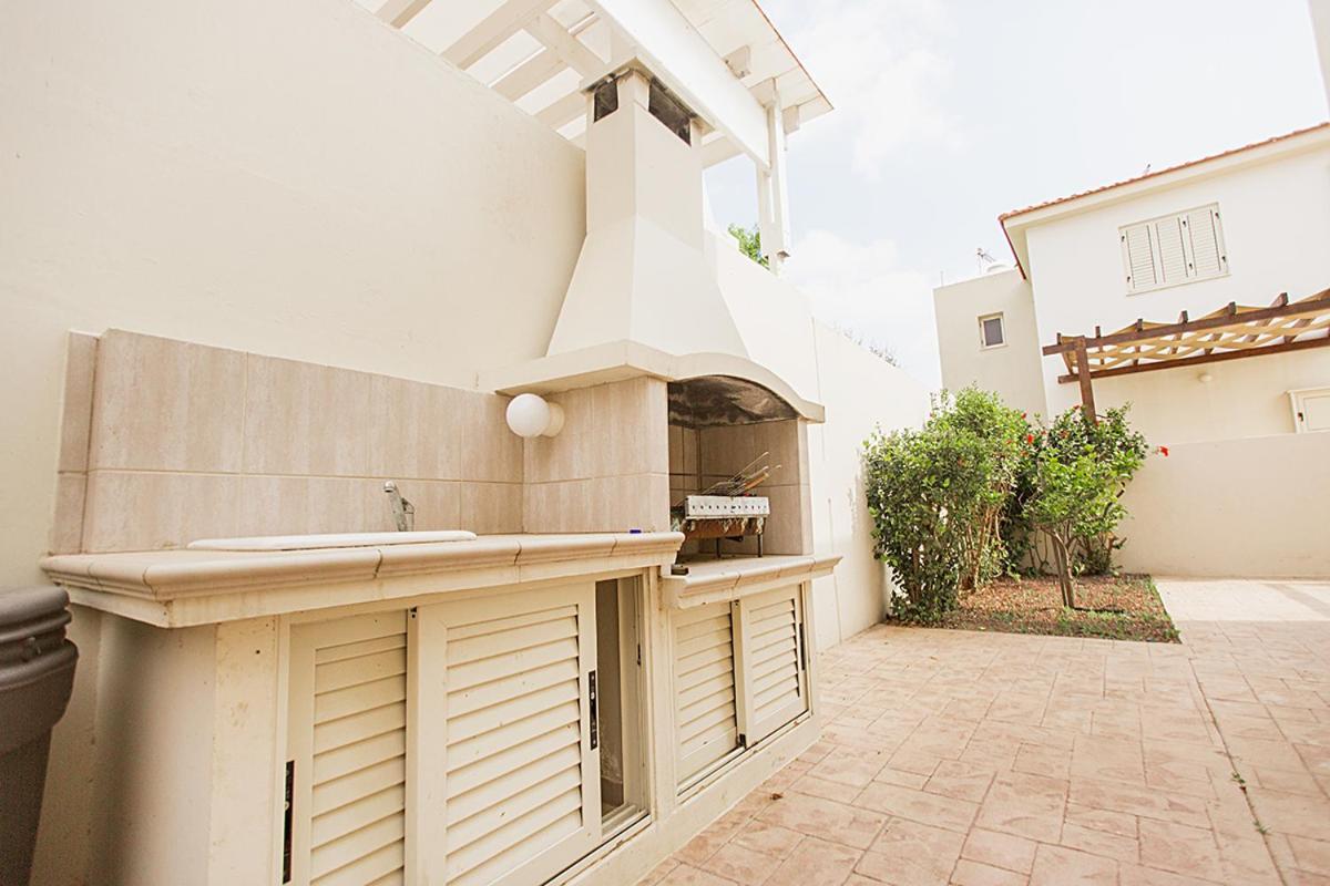 Atlantica 4 Bedroom Villa Near The Beach Protaras Esterno foto